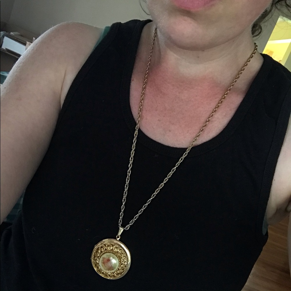 Vintage locket necklace - Picture 3 of 9